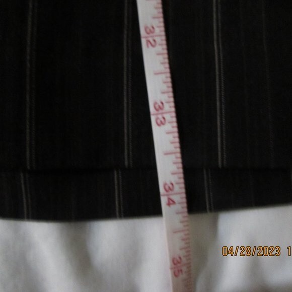 CHICO'S SIZE 3 PINSTRIPED CAPRI DRESS PANTS FRONT ZIP OFFICE CASUAL SIZE LARGE - Picture 9 of 13